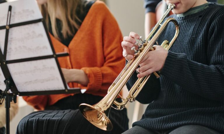 students practicing trumpet thanks to Houston band instrument sales
